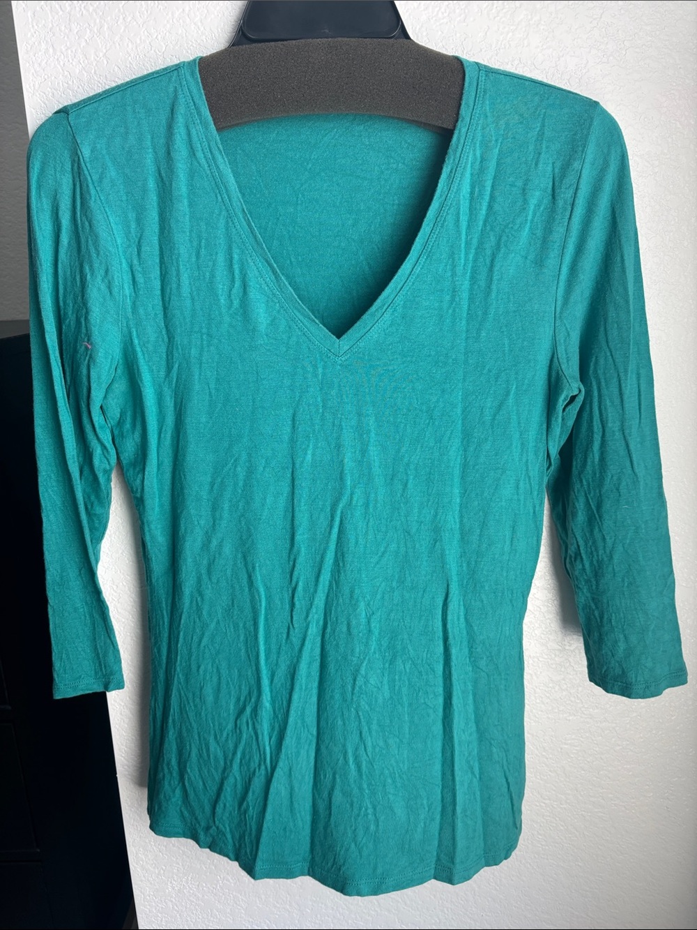 Elie Tahari Teal V-Neck Long Sleeve Tee